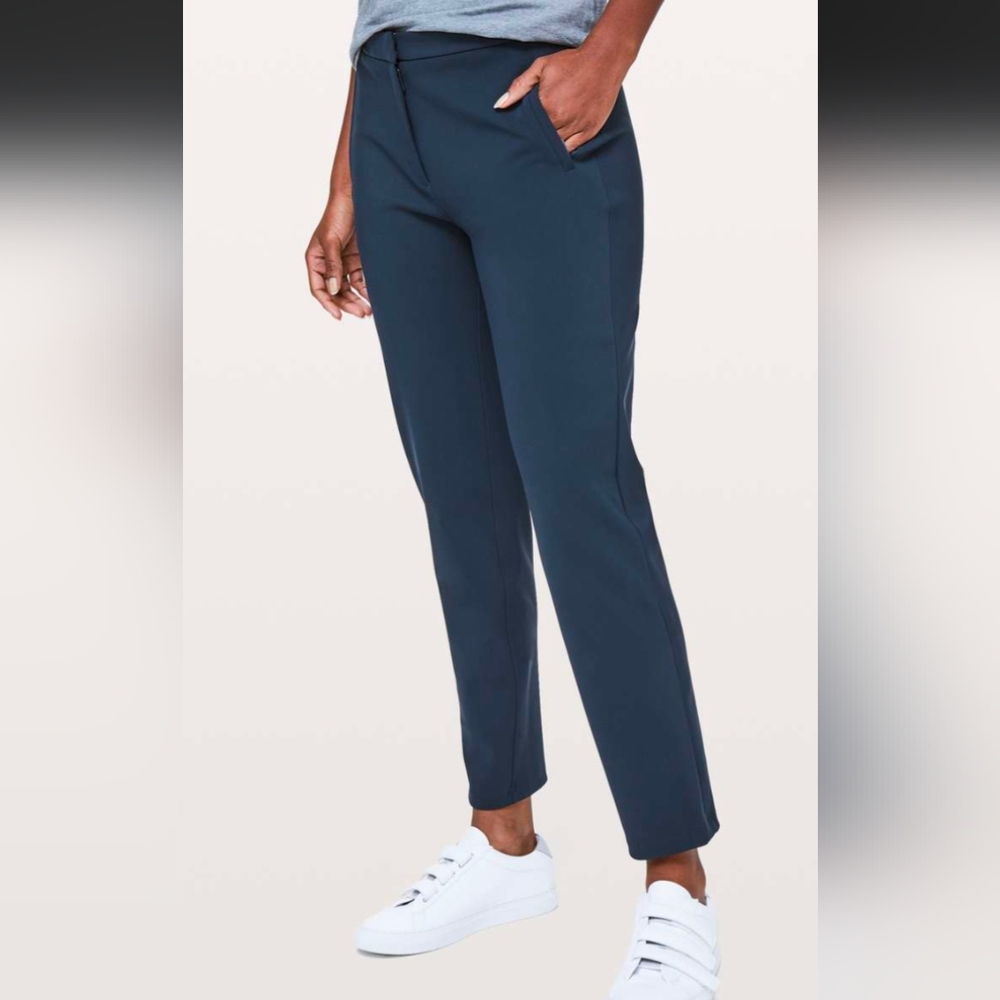 Lululemon Size 10 Navy Blue Cropped Pants Capri Trousers On The Move Stretchy